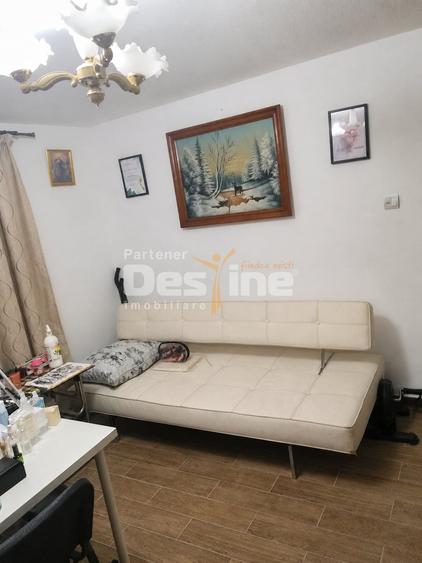 Casă individuală cu 4 camere semidecomandat cu Canalizare în Valea Lupului