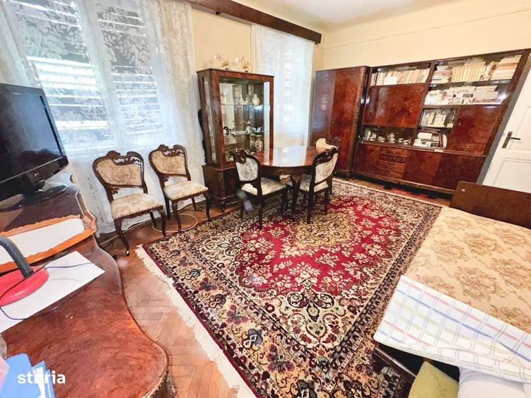 Apartament cu 3 camere decomandat în Central