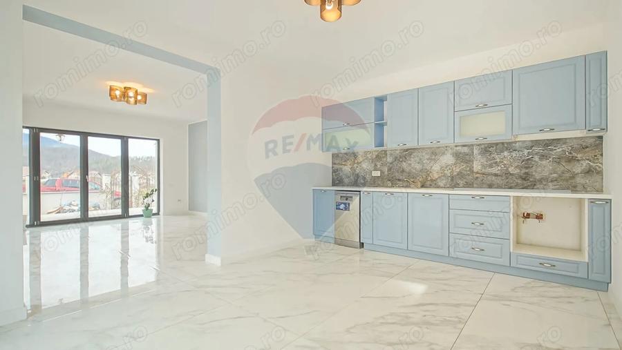 Casă cu 5 camere cu Teren 400 Mp în Bunloc