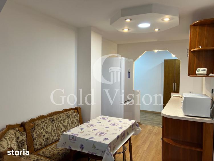 Apartament cu 4 camere decomandat în Central