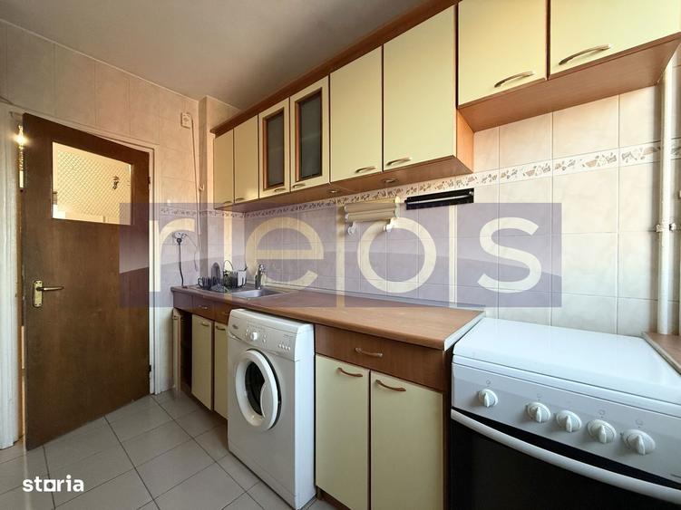 Apartament cu 3 camere semidecomandat, mobilat în Dristor