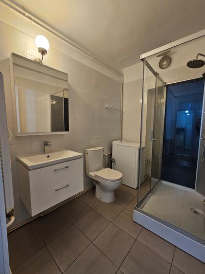 Apartament cu 3 camere decomandat în P-ța Universității