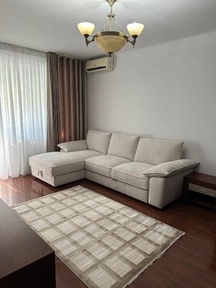 Apartament cu 3 camere decomandat, mobilat în Tei