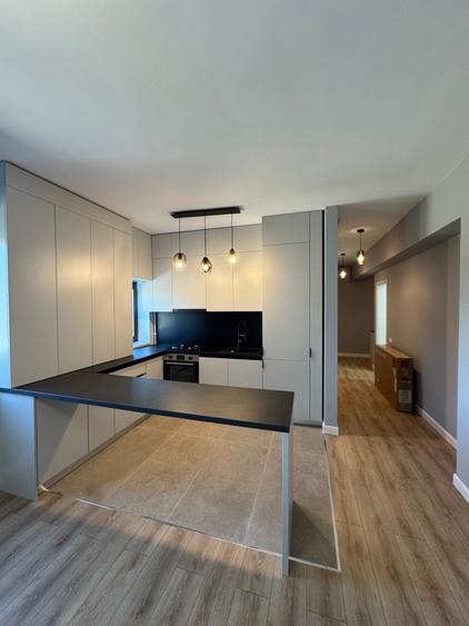 Apartament cu 2 camere decomandat în Străulești