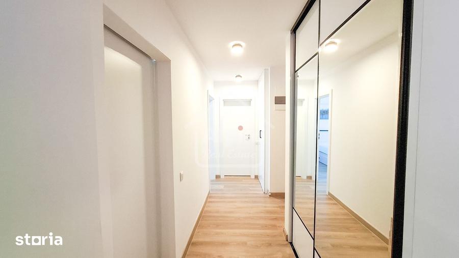 Apartament cu 3 camere decomandat, mobilat în Tractorul