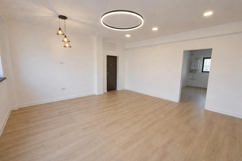 Apartament cu 3 camere decomandat în Tunari