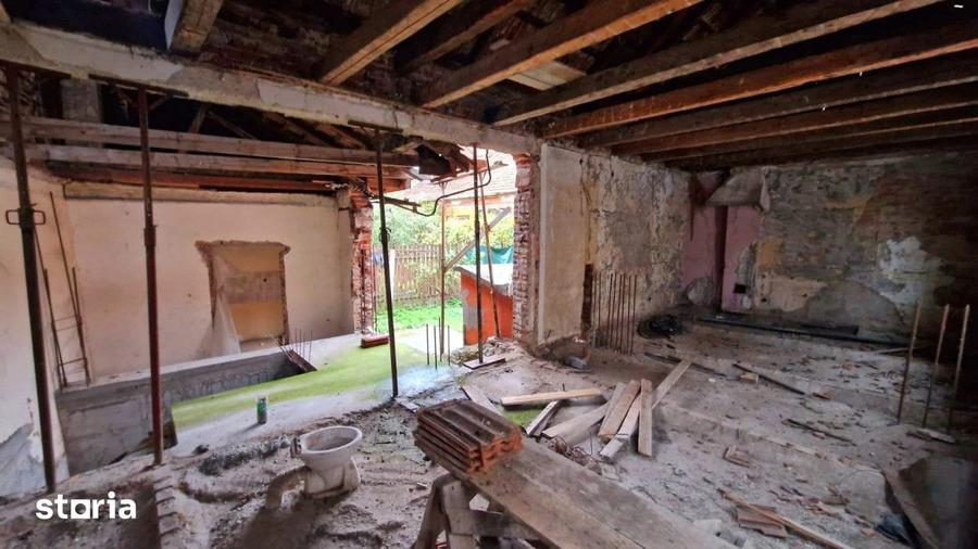 Casă cu 3 camere cu Teren 180 Mp în Eminescu