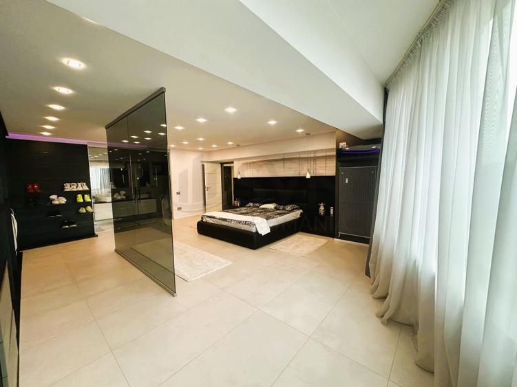 Apartament cu 4 camere decomandat în Unirii