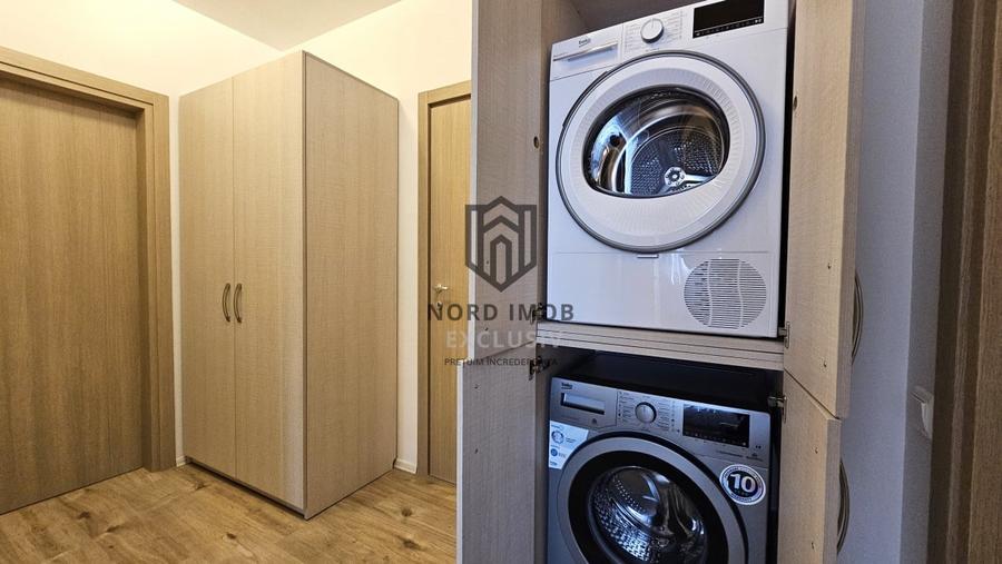 Apartament cu 4 camere semidecomandat, mobilat în Băneasa
