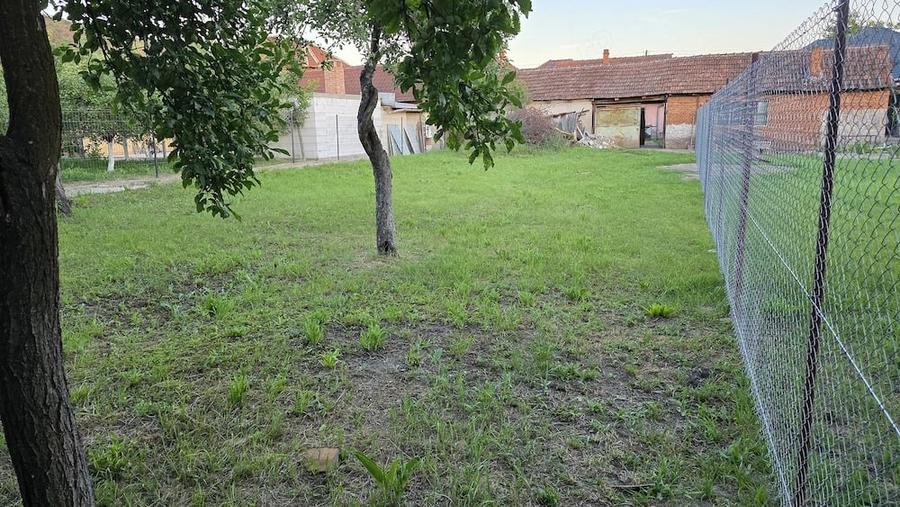 Casă cu Teren 602 Mp în Central
