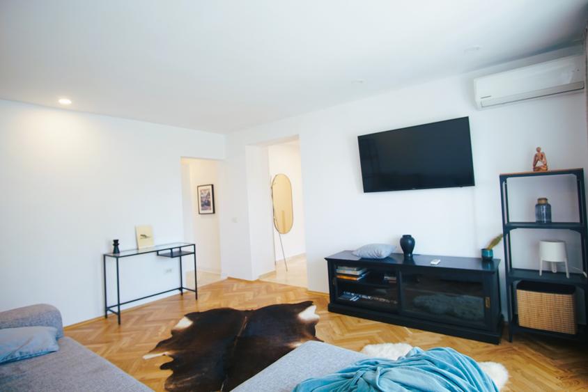 Apartament cu 2 camere semidecomandat în Vitan Mall