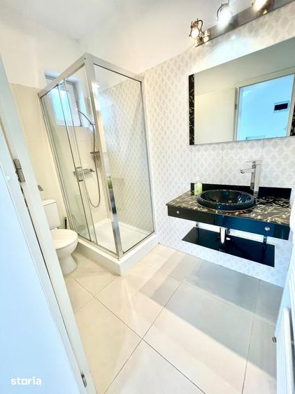 Casă cu 5 camere cu Teren 230 Mp în Iris
