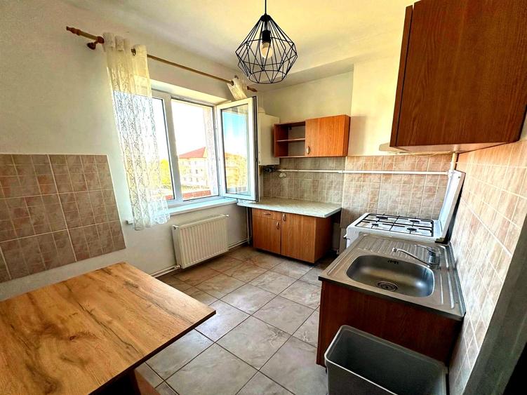 Apartament cu 2 camere decomandat, mobilat în Aeroport