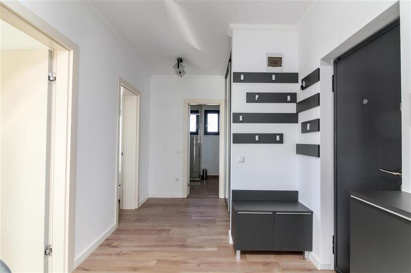 Apartament cu 2 camere decomandat, mobilat în Borhanci
