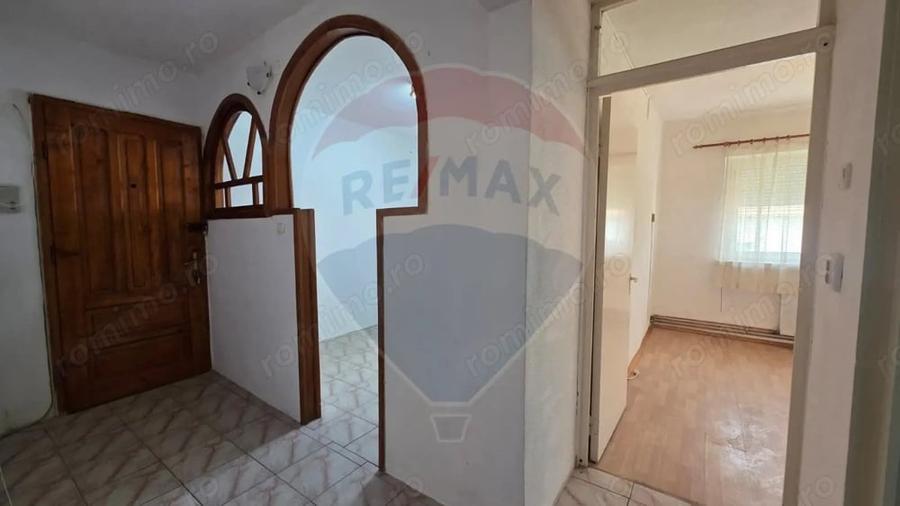 Apartament cu 2 camere decomandat în Vitrometan