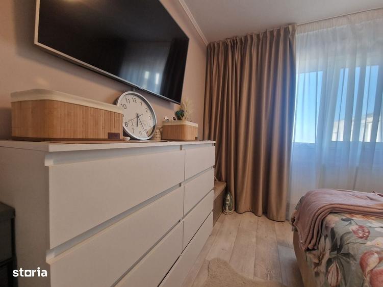 Apartament cu 3 camere decomandat în CET