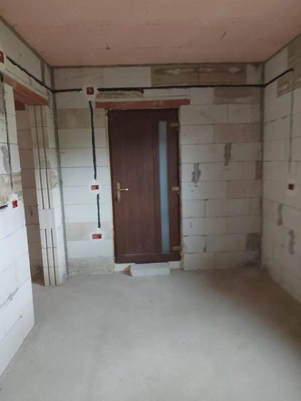 Casă cu Teren 1253 Mp în Central