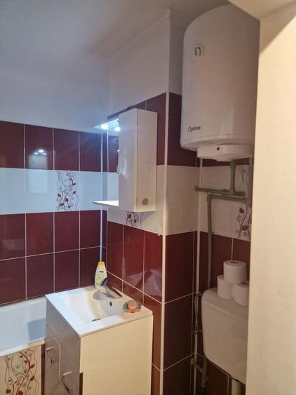 Garsonieră decomandată în Vitan