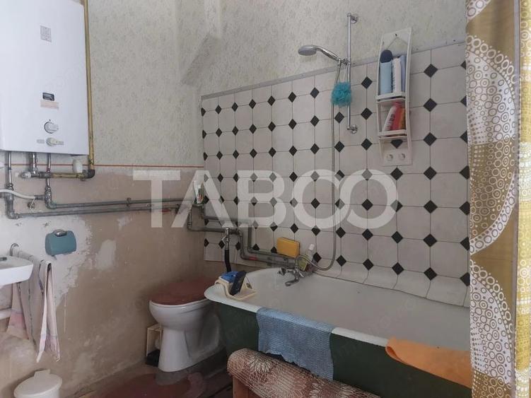 Casă cu 4 camere cu Teren 759 Mp în Central