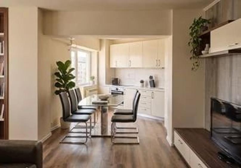 Apartament cu 3 camere decomandat în Tineretului