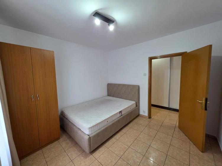 Apartament cu 3 camere, mobilat în Titan