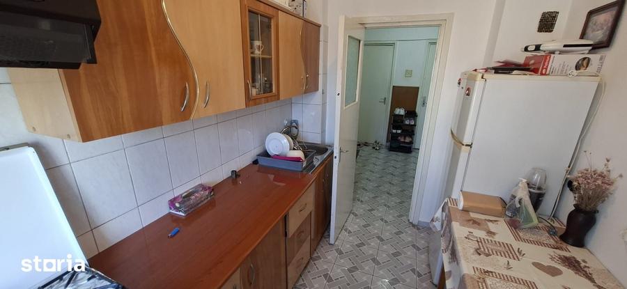 Apartament cu 3 camere semidecomandat în Nord