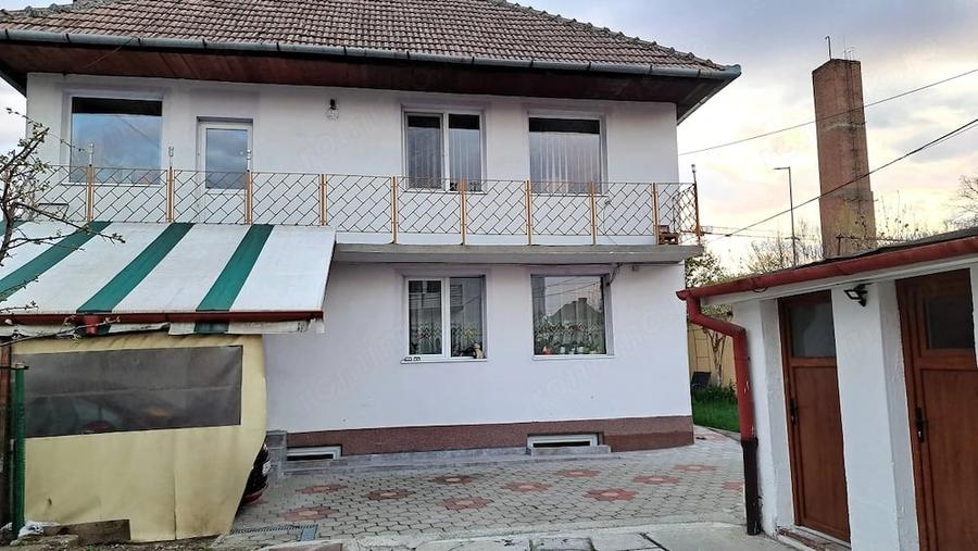 Casă cu 5 camere cu Teren 350 Mp în Central