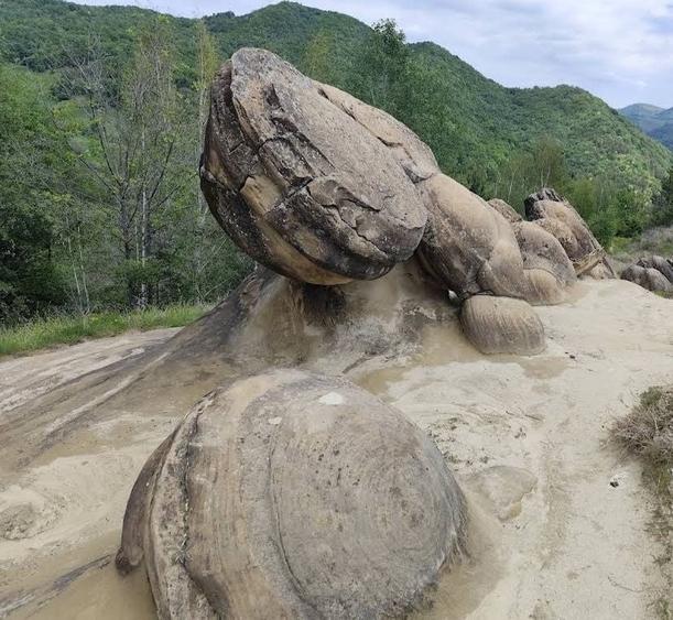 Teren de 4400 mp, în Poșta Câlnău
