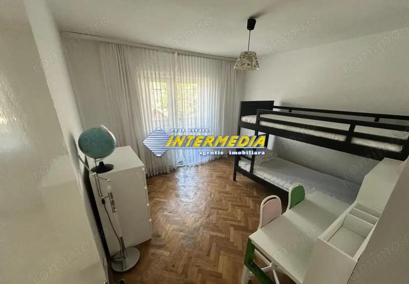 Apartament cu 4 camere decomandat în Cetate