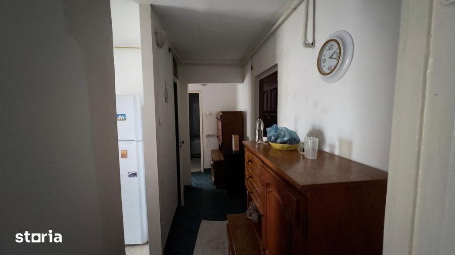 Apartament cu 2 camere decomandat în Petros