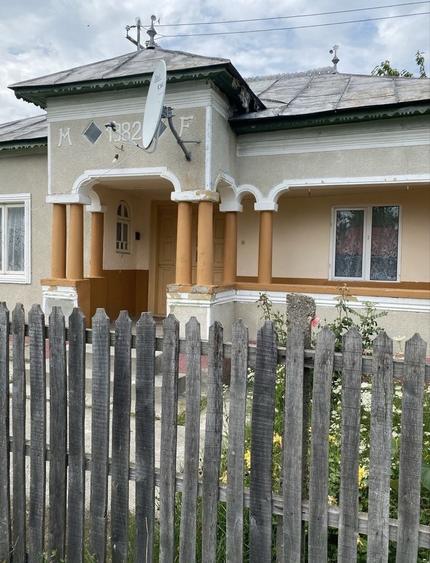 Casă cu 3 camere în Suseni