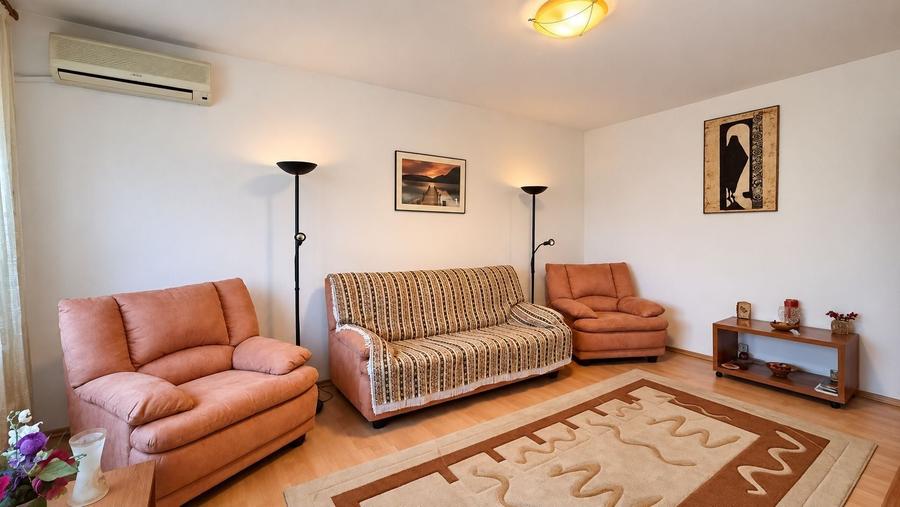 Apartament cu 2 camere decomandat, mobilat în Aviației