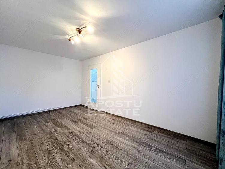 Apartament cu 3 camere decomandat în Girocului