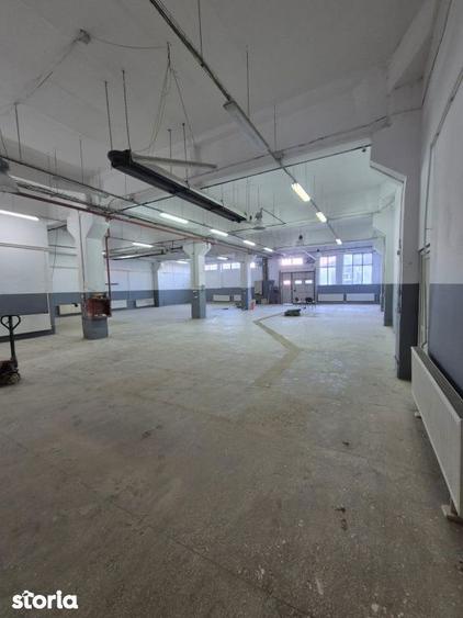 Spațiu comercial, de 3,700 mp, în Industriilor