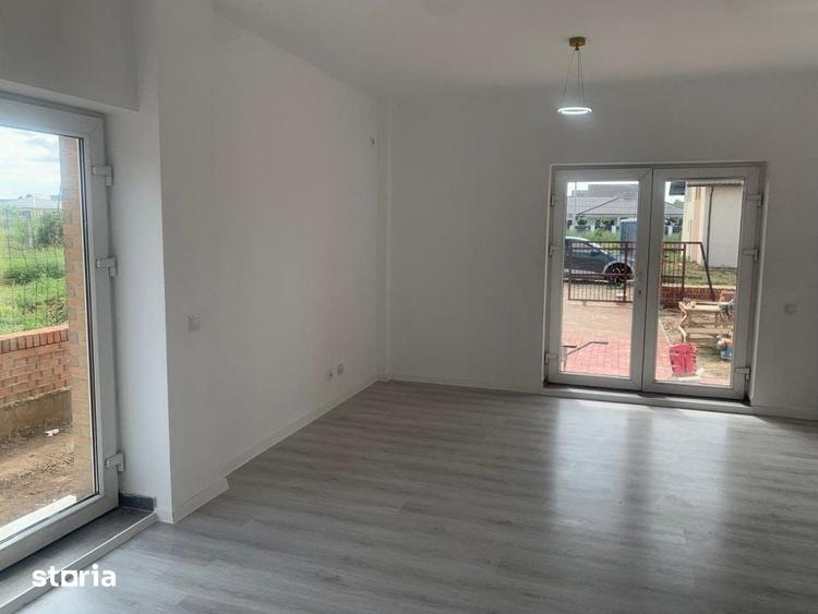 Casă cu 5 camere cu Teren 395 Mp în Central