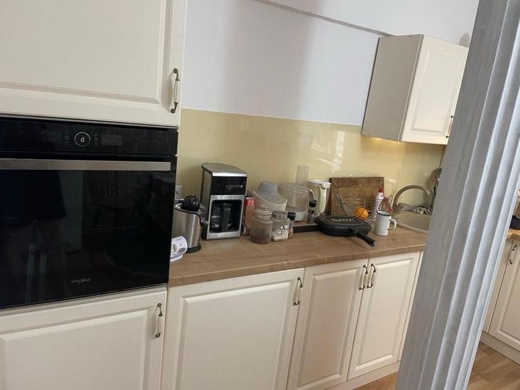 Apartament cu 3 camere decomandat în Exterior Vest