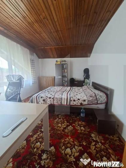 Casă cu 8 camere cu Teren 4500 Mp în Vâlcele