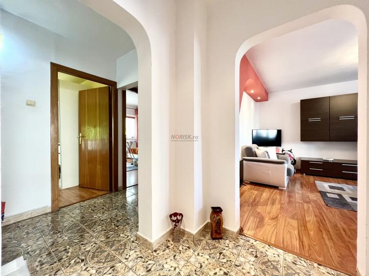 Apartament cu 3 camere decomandat, mobilat în Nerva Traian