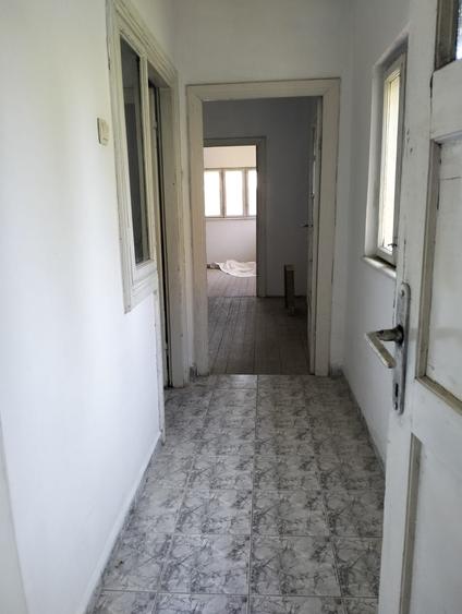 Casă cu 12 camere cu Teren 215 Mp în 13 Septembrie