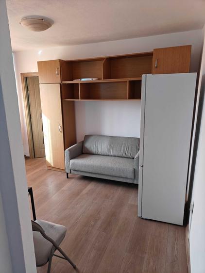 Apartament cu 2 camere semidecomandat în Sud