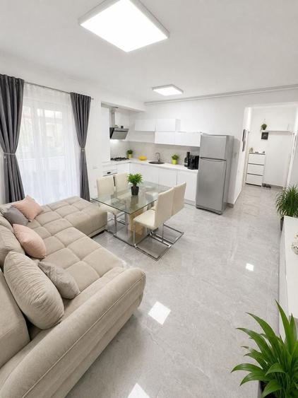 Apartament cu 3 camere decomandat în Lipovei