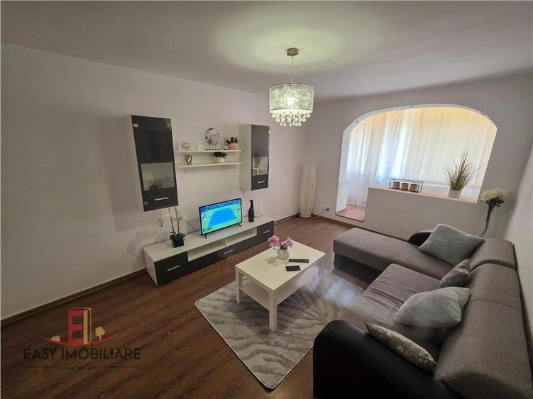 Apartament cu 2 camere decomandat în Cornișa