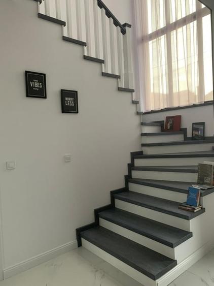 Casă individuală cu 5 camere cu Canalizare în Someșeni