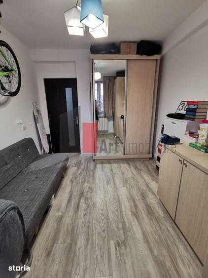 Apartament cu 3 camere semidecomandat, mobilat în Militari