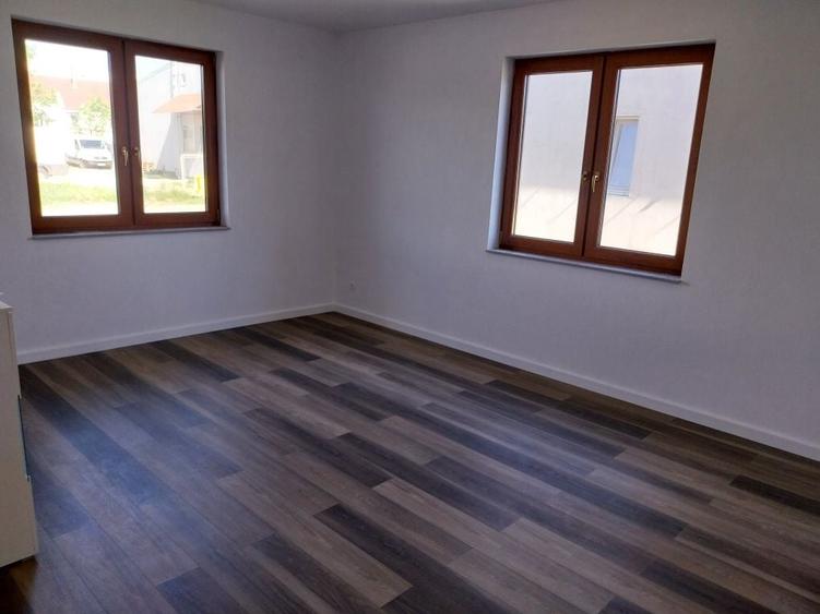Casă cu 4 camere cu Teren 350 Mp în Central