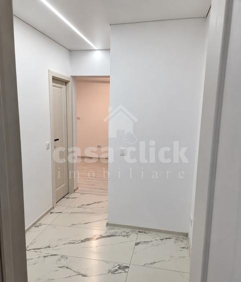 Apartament cu 3 camere decomandat în Micro 19