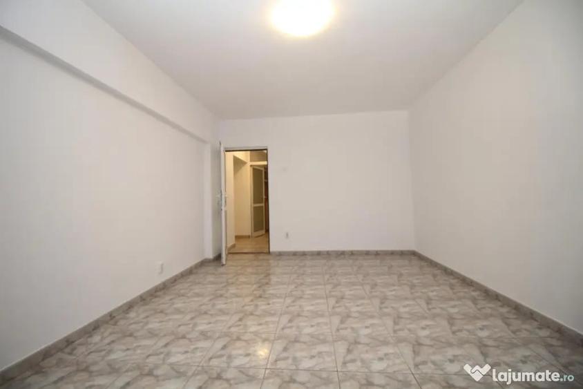 Apartament cu 3 camere decomandat în Decebal