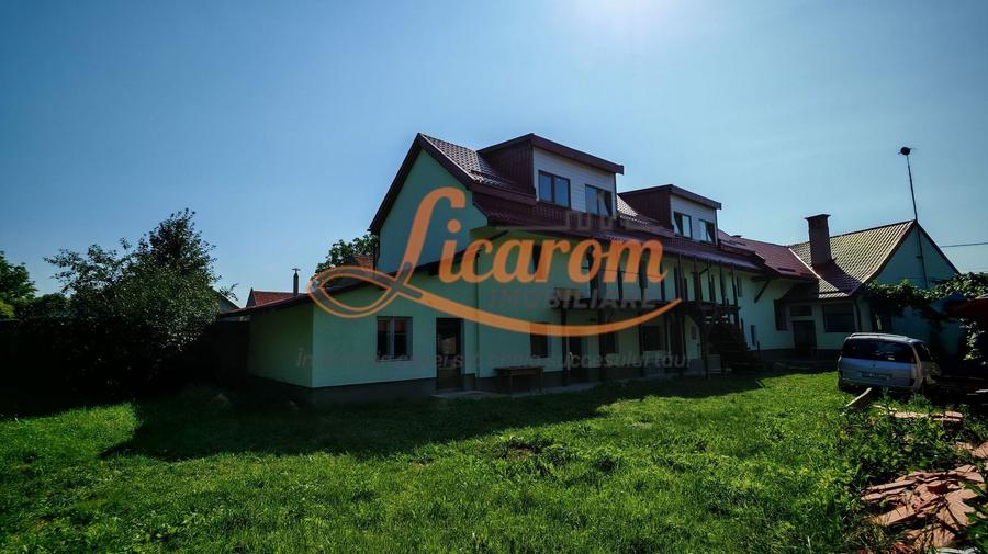 Casă individuală cu 12 camere cu Canalizare în Vulcan