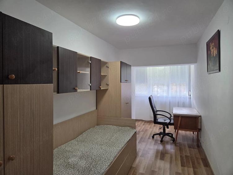 Apartament cu 3 camere decomandat în Central