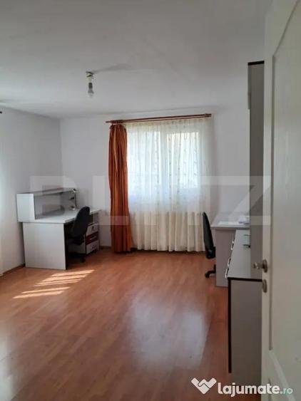 Casă cu 3 camere cu Teren 240 Mp în Central